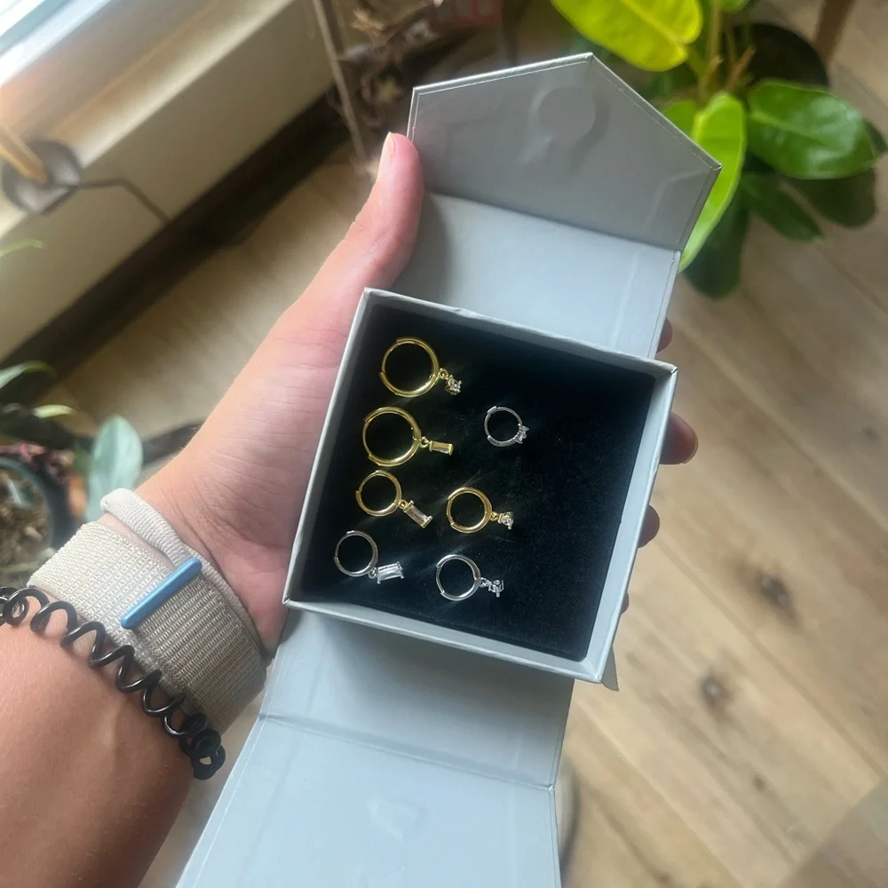 Earring Bundle - Picture 2 of 10